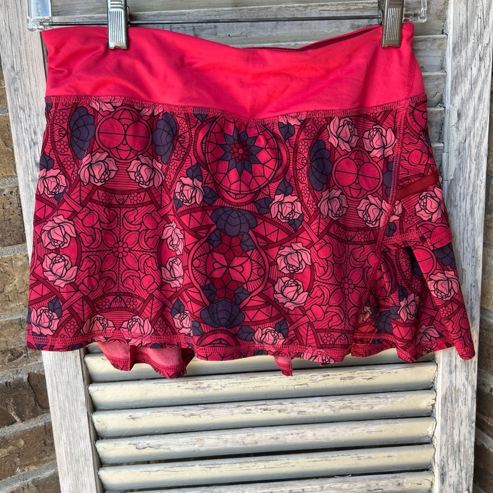 Lululemon Run Pace Setter Skirt Ruffles Cranberry  4 Skort.